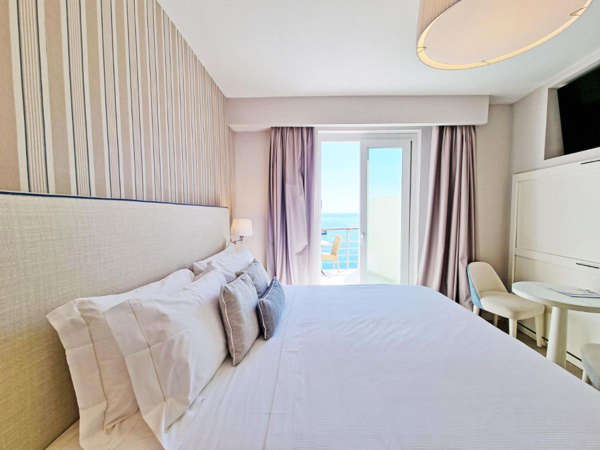 Hotel Plaza Порто Адзуро Екстериор снимка