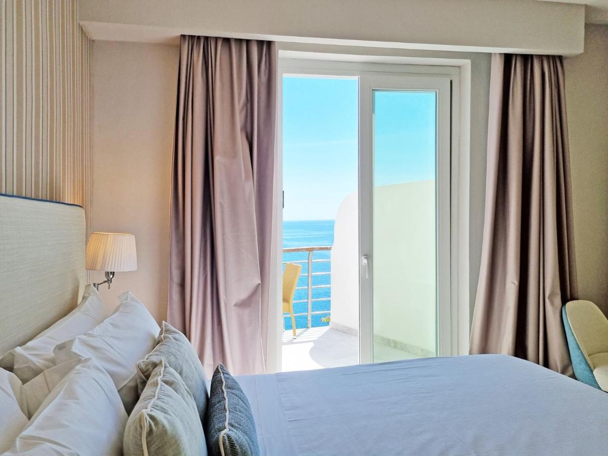 Hotel Plaza Порто Адзуро Екстериор снимка