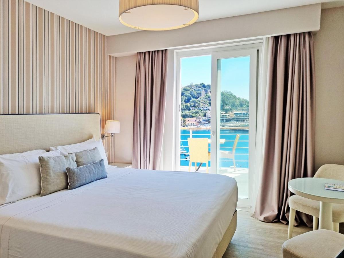 Hotel Plaza Порто Адзуро Екстериор снимка