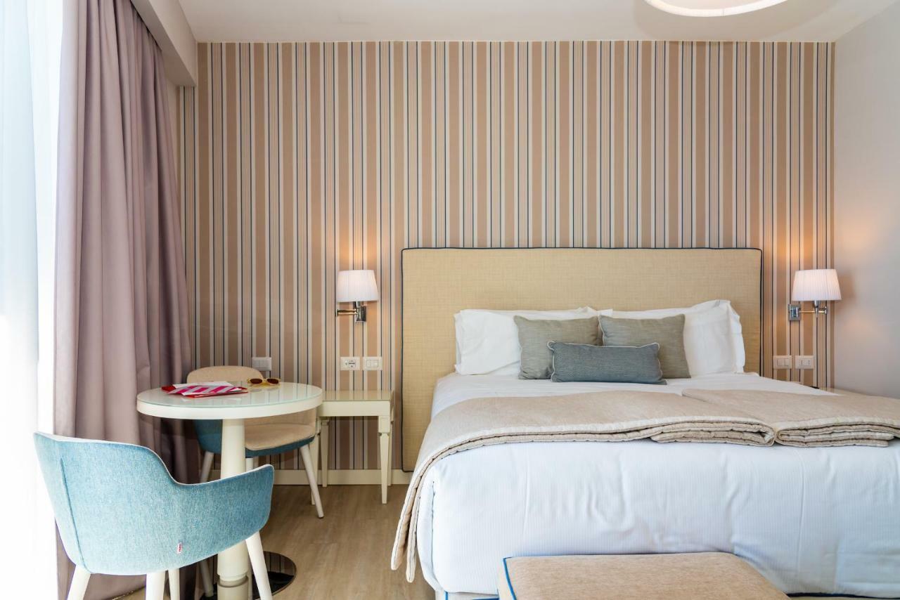 Hotel Plaza Порто Адзуро Екстериор снимка
